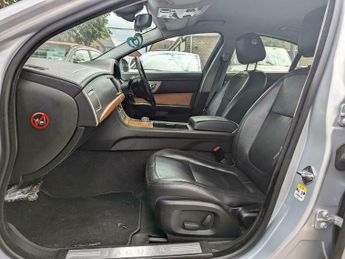 Jaguar XF 3.0d V6 Luxury Auto Euro 5 4dr