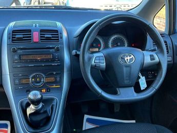 Toyota Auris 1.6 V-Matic SR Euro 5 5dr