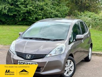 Honda Jazz 1.4 i-VTEC ES Hatchback 5dr Petrol CVT Euro 5 (99 ps)