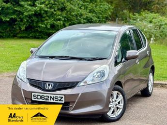Honda Jazz 1.4 i-VTEC ES Hatchback 5dr Petrol CVT Euro 5 (99 ps)