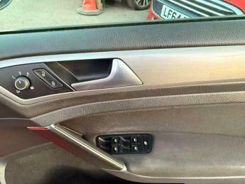 Volkswagen Golf 1.6 TDI BlueMotion Tech Match DSG Euro 5 (s/s) 5dr