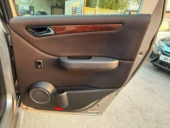 Mercedes-Benz B Class 2.0 B200 SE CVT 5dr