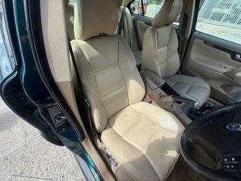 Volvo S60 2.4 D5 SE 4dr