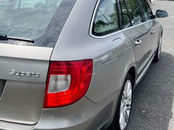 Skoda Superb 2.0 TDI Elegance DSG Euro 5 5dr