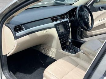 Skoda Superb 2.0 TDI Elegance DSG Euro 5 5dr