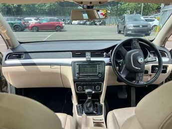Skoda Superb 2.0 TDI Elegance DSG Euro 5 5dr