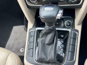 Skoda Superb 2.0 TDI Elegance DSG Euro 5 5dr