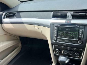 Skoda Superb 2.0 TDI Elegance DSG Euro 5 5dr