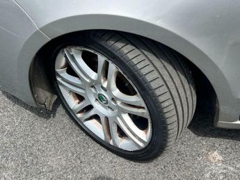 Skoda Superb 2.0 TDI Elegance DSG Euro 5 5dr
