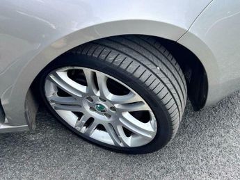 Skoda Superb 2.0 TDI Elegance DSG Euro 5 5dr