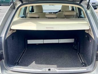 Skoda Superb 2.0 TDI Elegance DSG Euro 5 5dr