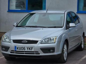 Ford Focus 1.6 Ghia 5dr