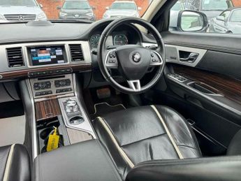 Jaguar XF 2.2d Portfolio Sportbrake Auto Euro 5 (s/s) 5dr