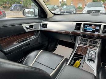 Jaguar XF 2.2d Portfolio Sportbrake Auto Euro 5 (s/s) 5dr