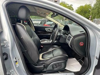 Jaguar XF 2.2d Portfolio Sportbrake Auto Euro 5 (s/s) 5dr