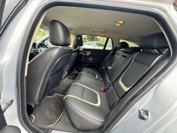 Jaguar XF 2.2d Portfolio Sportbrake Auto Euro 5 (s/s) 5dr