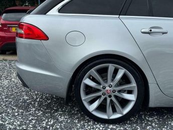 Jaguar XF 2.2d Portfolio Sportbrake Auto Euro 5 (s/s) 5dr
