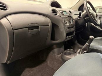 Toyota Yaris 1.0 VVT-i Colour Collection 3dr