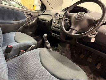 Toyota Yaris 1.0 VVT-i Colour Collection 3dr