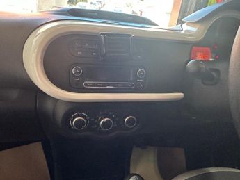 Renault Twingo 1.0 SCe Play Hatchback 5dr Petrol Manual Euro 6 (70 ps)