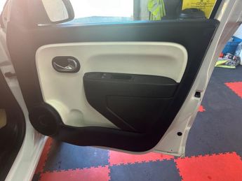 Renault Twingo 1.0 SCe Play Hatchback 5dr Petrol Manual Euro 6 (70 ps)