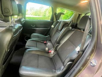 Renault Grand Scenic 1.6 dCi Dynamique TomTom Euro 5 (s/s) 5dr