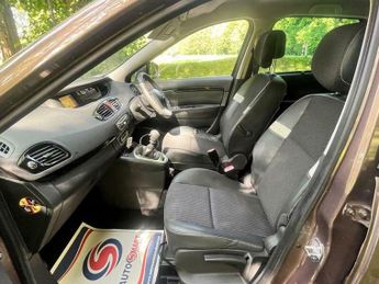 Renault Grand Scenic 1.6 dCi Dynamique TomTom Euro 5 (s/s) 5dr