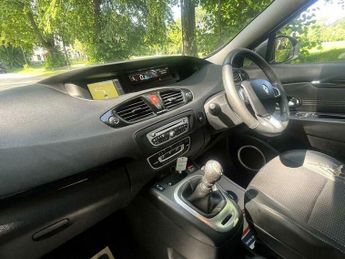 Renault Grand Scenic 1.6 dCi Dynamique TomTom Euro 5 (s/s) 5dr