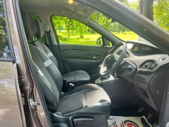 Renault Grand Scenic 1.6 dCi Dynamique TomTom Euro 5 (s/s) 5dr