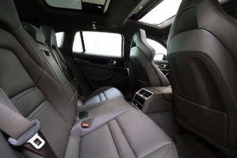 Porsche Panamera 4 SPORT TURISMO PDK