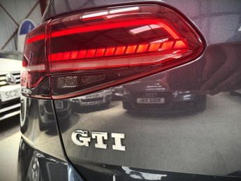 Volkswagen Golf GTI TSI DSG