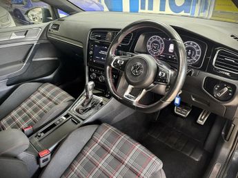 Volkswagen Golf GTI TSI DSG