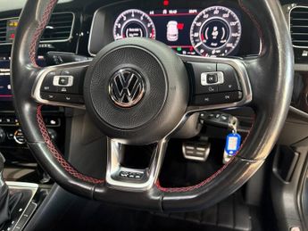 Volkswagen Golf GTI TSI DSG