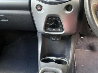 Toyota AYGO VVT-I X-TREND X-SHIFT