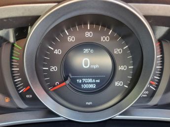 Volvo V40 T2 MOMENTUM
