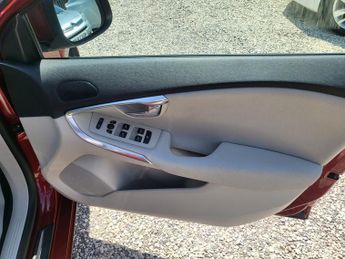 Volvo V40 T2 MOMENTUM
