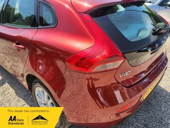 Volvo V40 T2 MOMENTUM