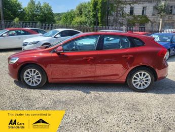 Volvo V40 T2 MOMENTUM