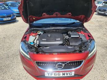Volvo V40 T2 MOMENTUM