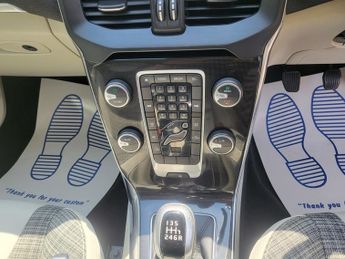 Volvo V40 T2 MOMENTUM