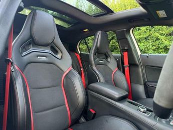 Mercedes-Benz C Class 2.0 GLA45 AMG (Premium) SpdS DCT 4MATIC Euro 6 (s/s) 5dr