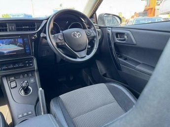 Toyota Auris 1.8 VVT-h Excel CVT Euro 6 (s/s) 5dr (Safety Sense)
