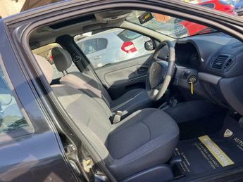 Renault Clio 1.4 16v Expression 5dr