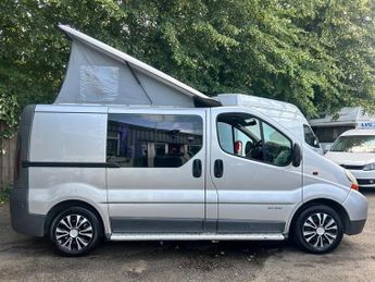 Renault Trafic SL27DCI 100 SWB + 2 BERTH very low miles VALUE