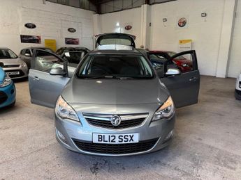 Vauxhall Astra 1.6 16v Exclusiv Hatchback 5dr Petrol Manual Euro 5 (115 ps)