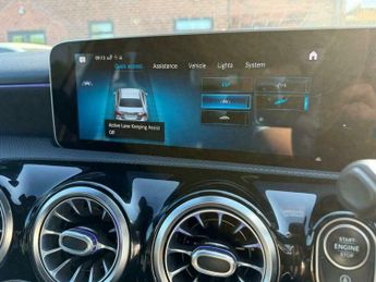 Mercedes-Benz A Class 1.5 A180d AMG Line (Premium) 7G-DCT Euro 6 (s/s) 4dr