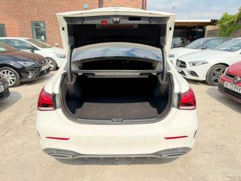 Mercedes-Benz A Class 1.5 A180d AMG Line (Premium) 7G-DCT Euro 6 (s/s) 4dr