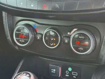 Fiat Tipo 1.4 MPI Lounge Euro 6 5dr