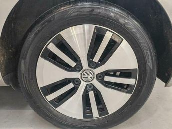 Volkswagen Golf 35.8kWh e-Golf Auto 5dr