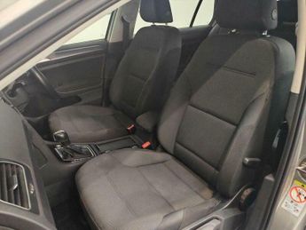 Volkswagen Golf 35.8kWh e-Golf Auto 5dr